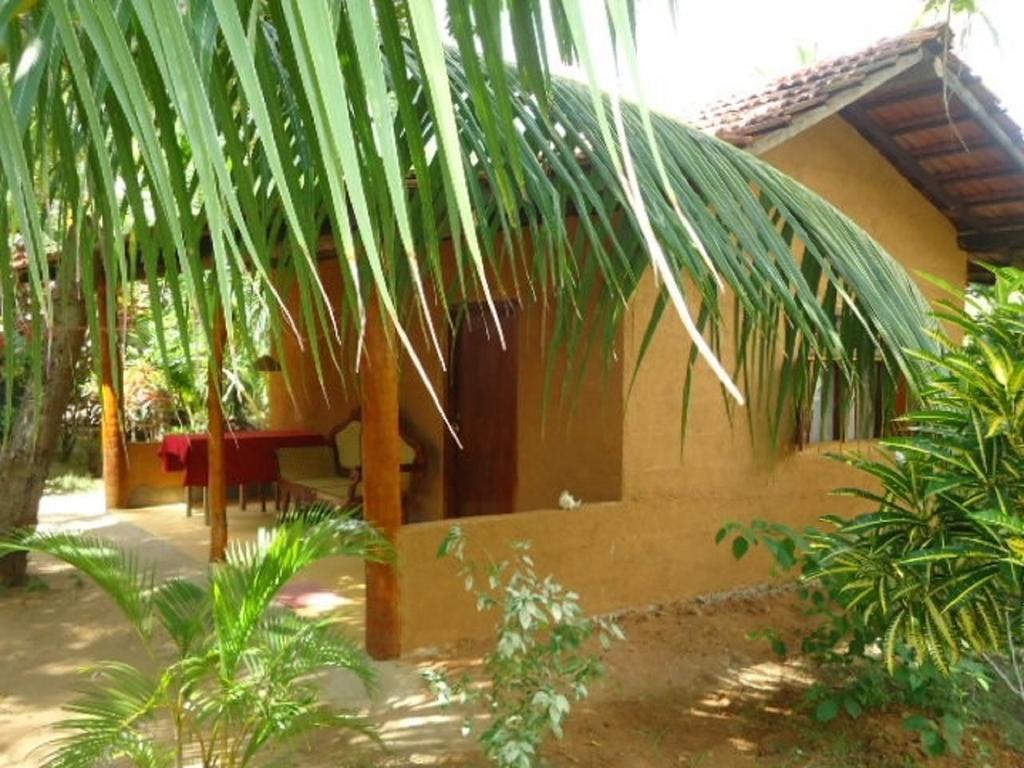 Natural Cabanas Kanattegoda Exterior photo