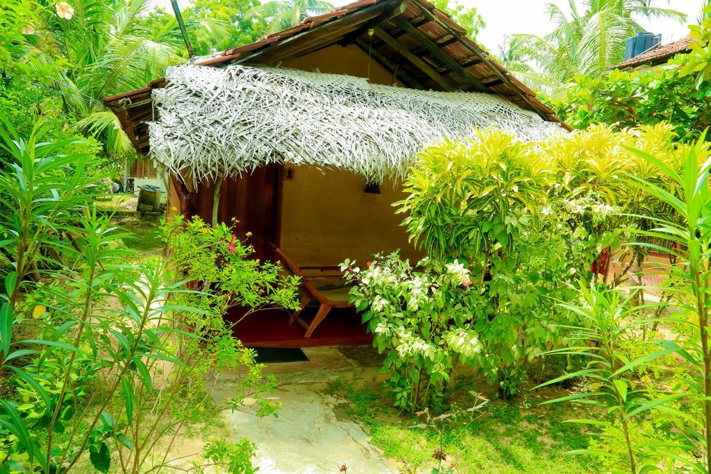 Natural Cabanas Kanattegoda Exterior photo