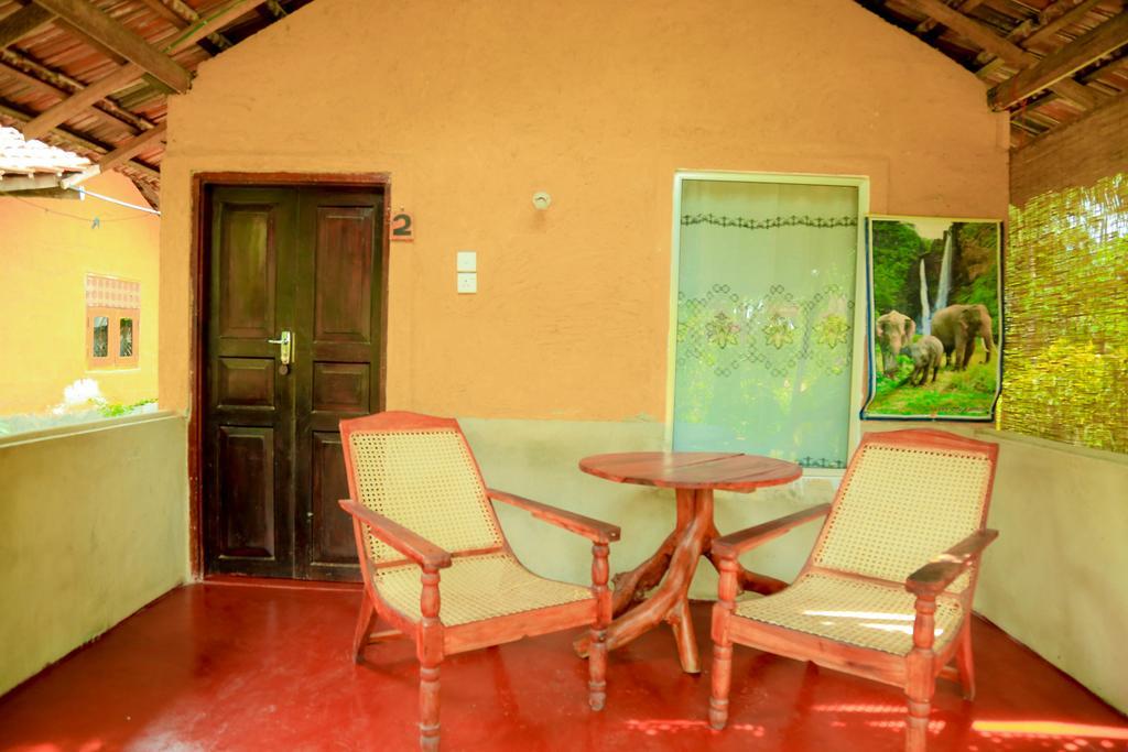 Natural Cabanas Kanattegoda Exterior photo