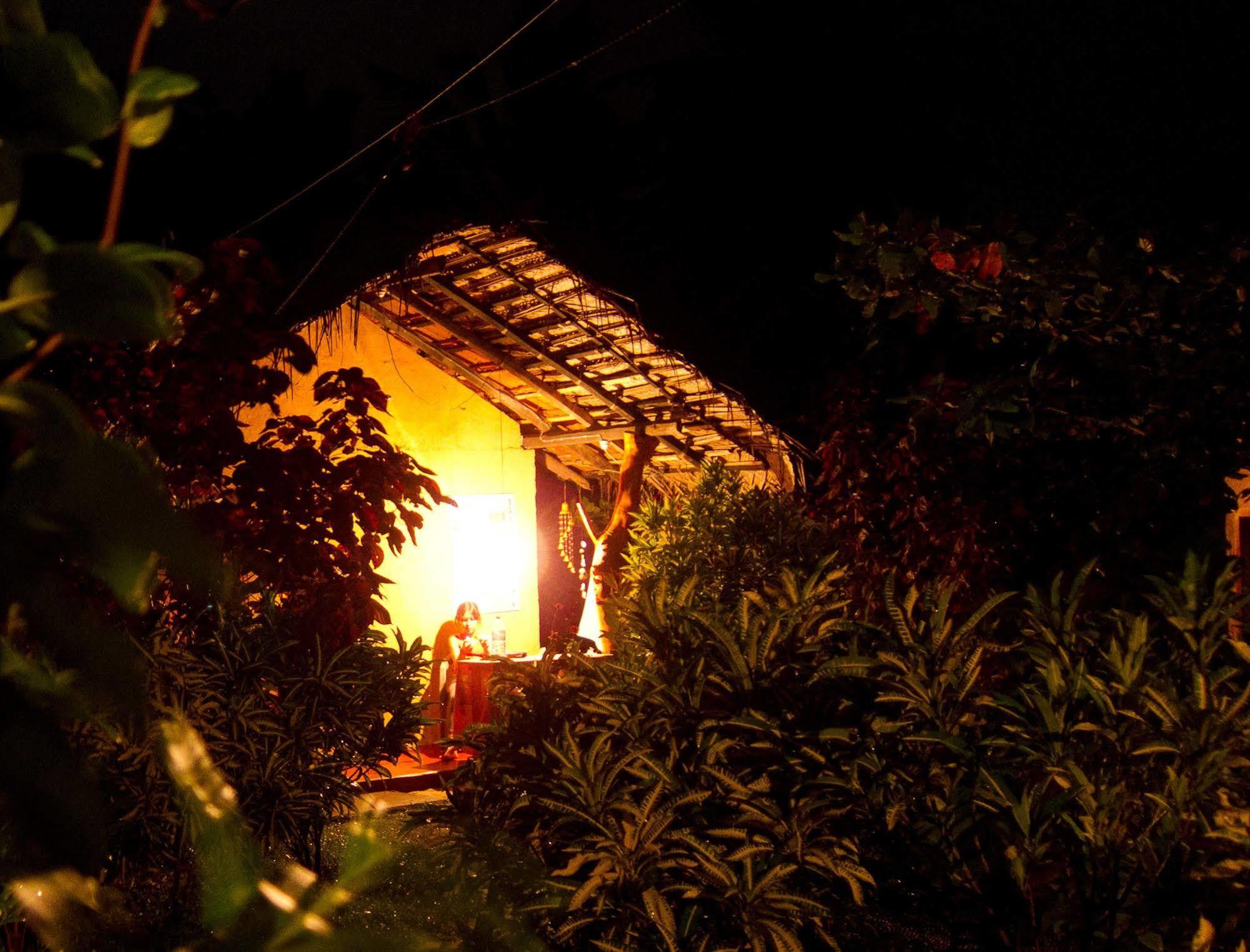 Natural Cabanas Kanattegoda Exterior photo